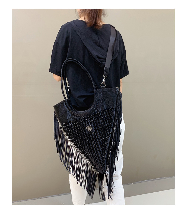 Classic Style Large Trillion-cut Solid Color PU Leather Shoulder Bag