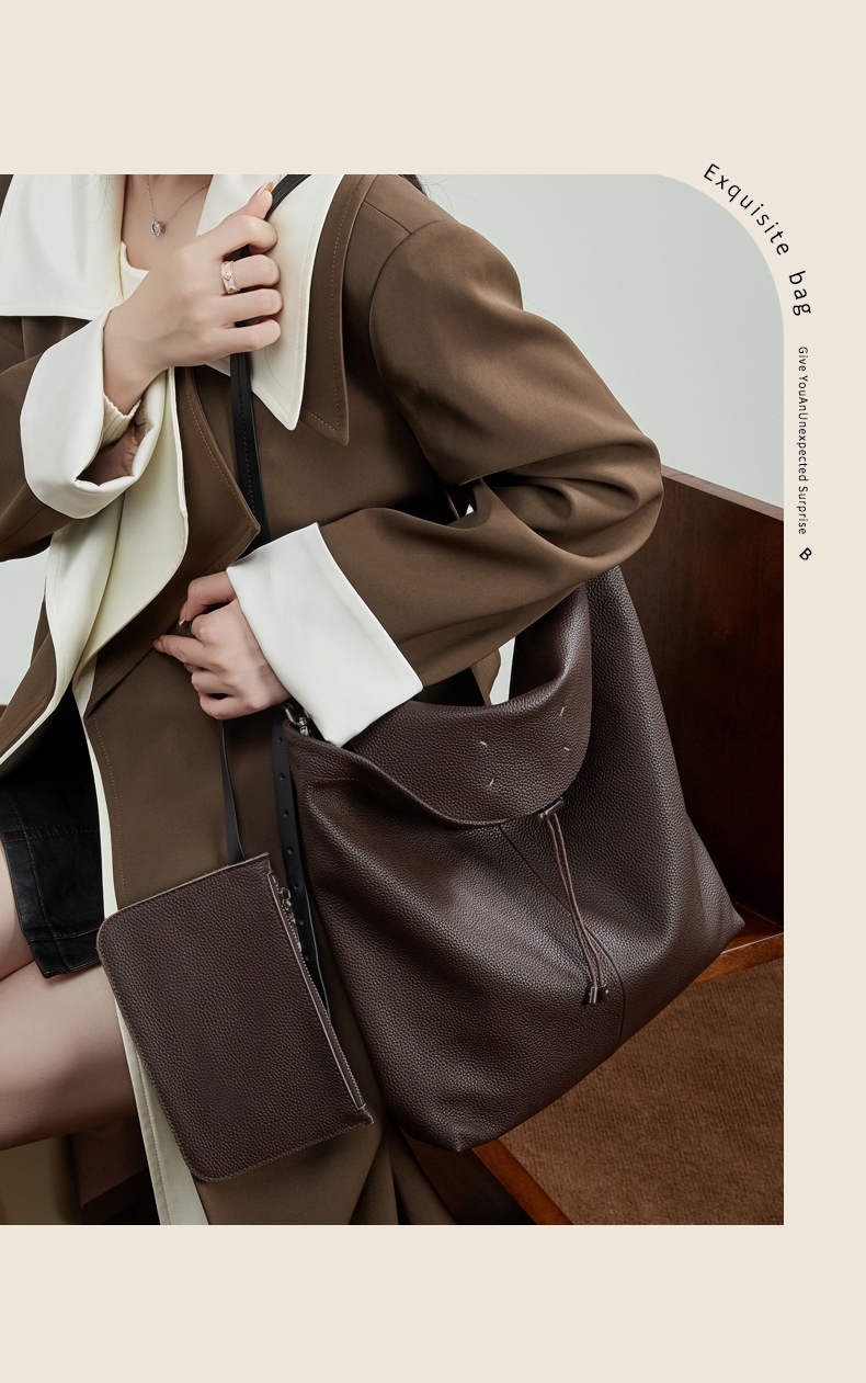 Women’s Square Genuine Leather Crossbody Bag In Classic Design