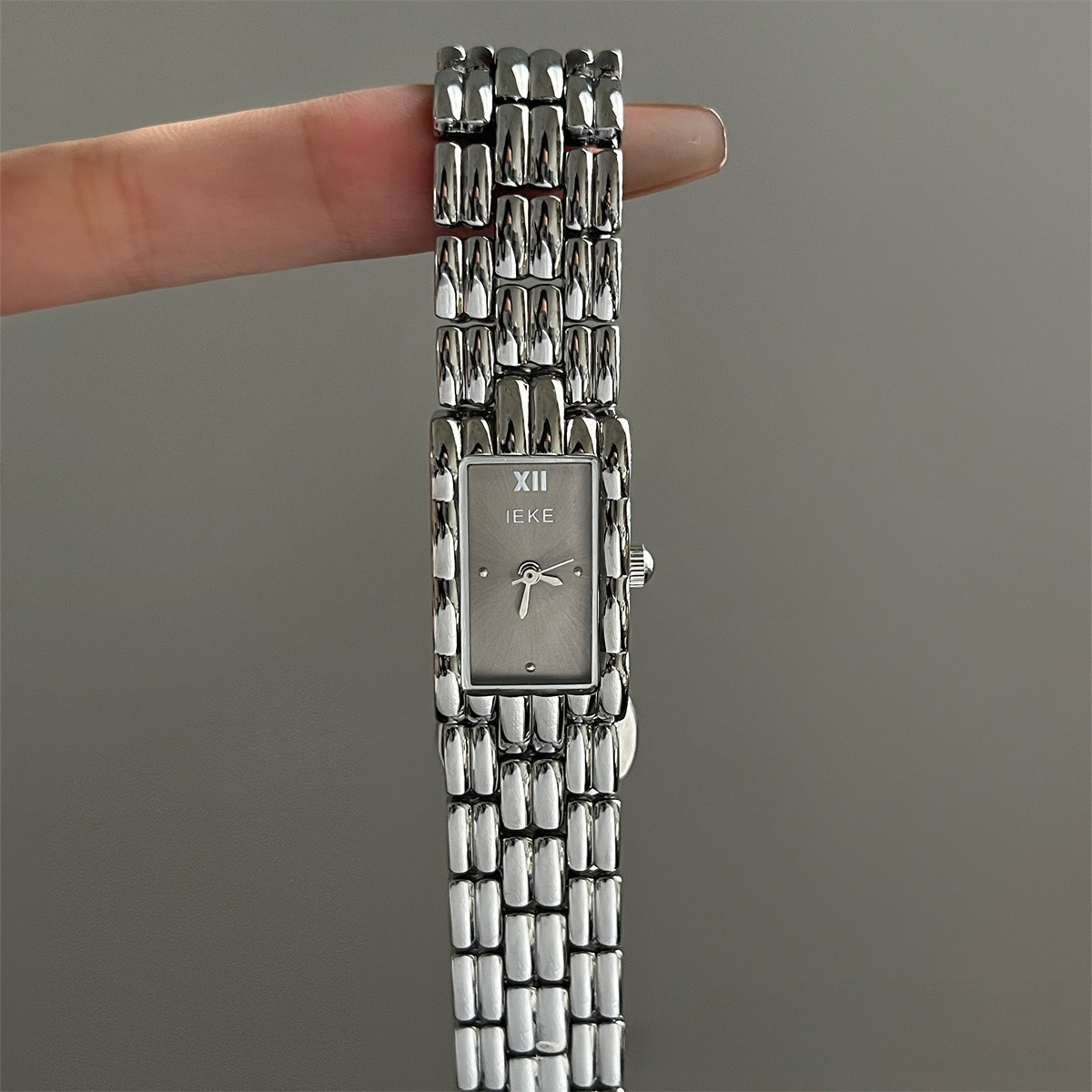 Quartz Watch With Stainless Steel Strap And Butterfly Double Snap Buckle