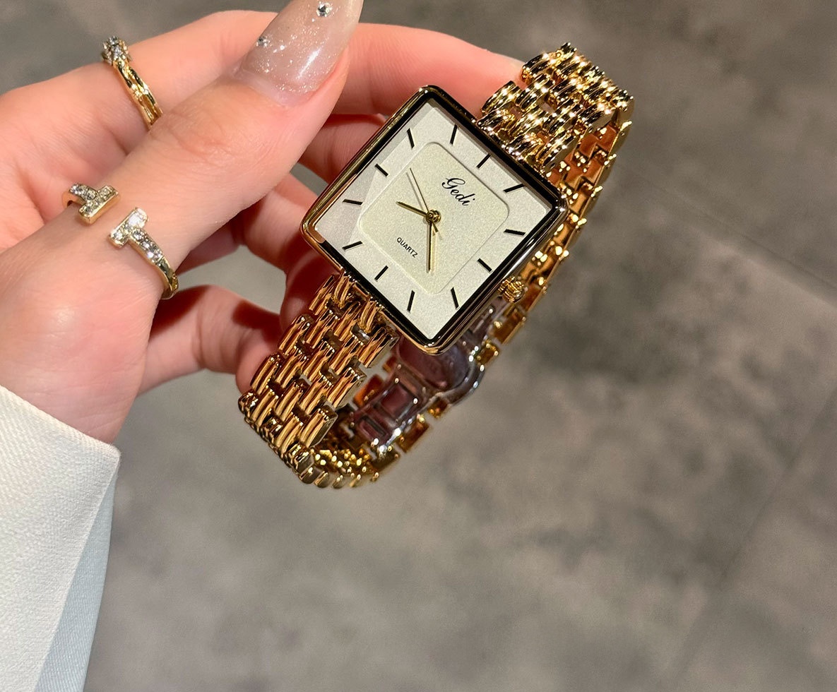 Women's Quartz Watch With Steel Belt Strap