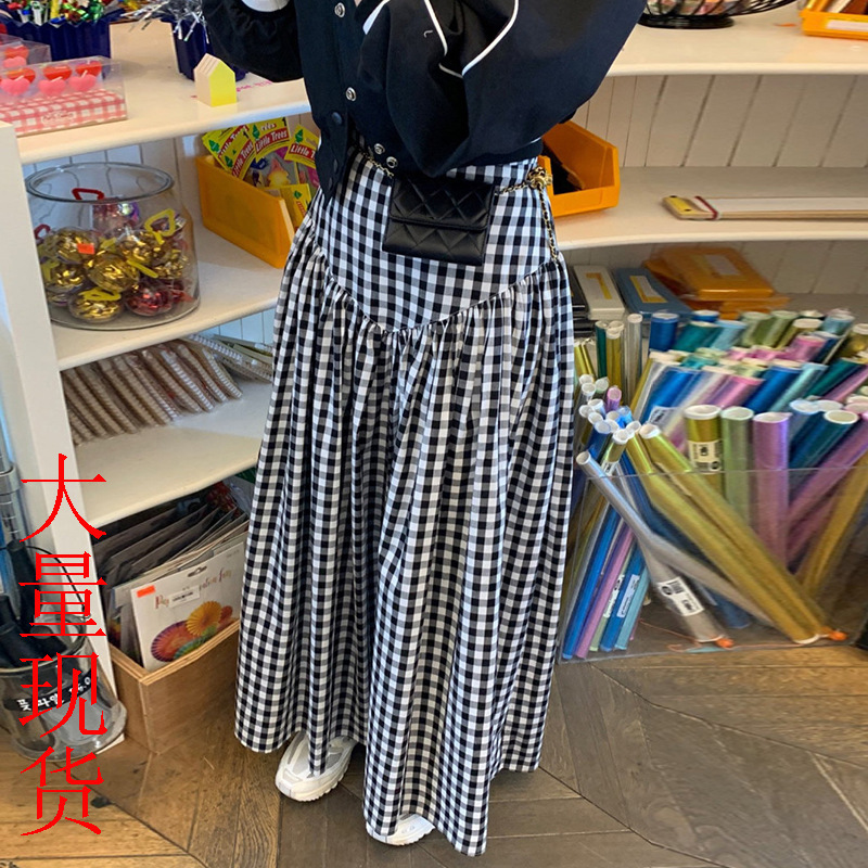 Elegant Ruffle Skirt Featuring Printing And Patchwork Design