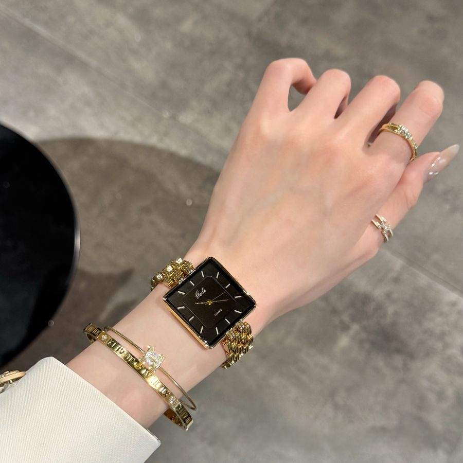Women's Quartz Watch With Steel Belt Strap