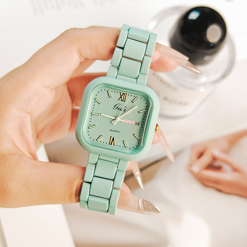 Women’s Quartz Watch With Alloy Strap